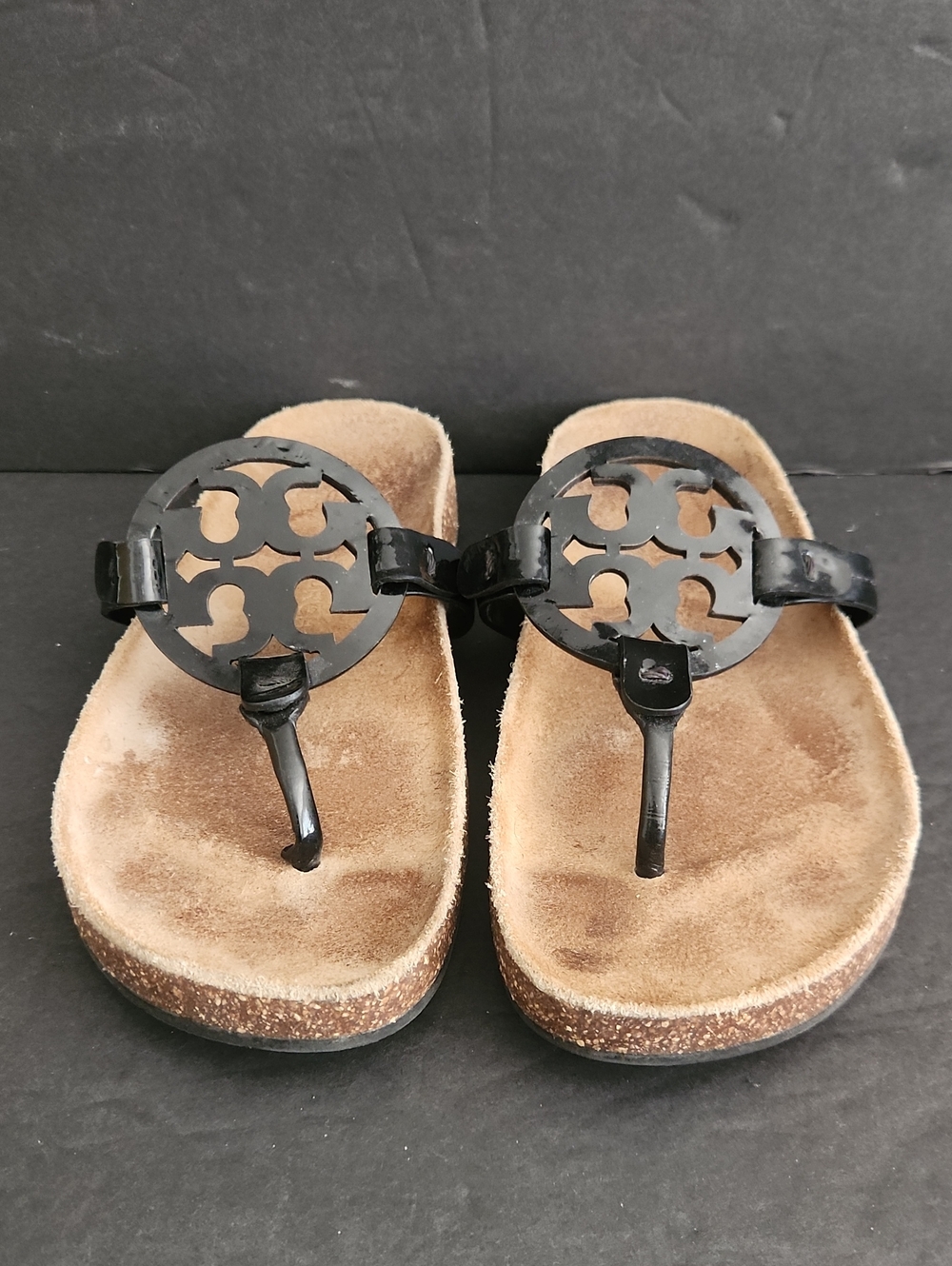 Tory Burch Black Patent Logo Thong Sandals with Brown Suede Footbed Size 6.5